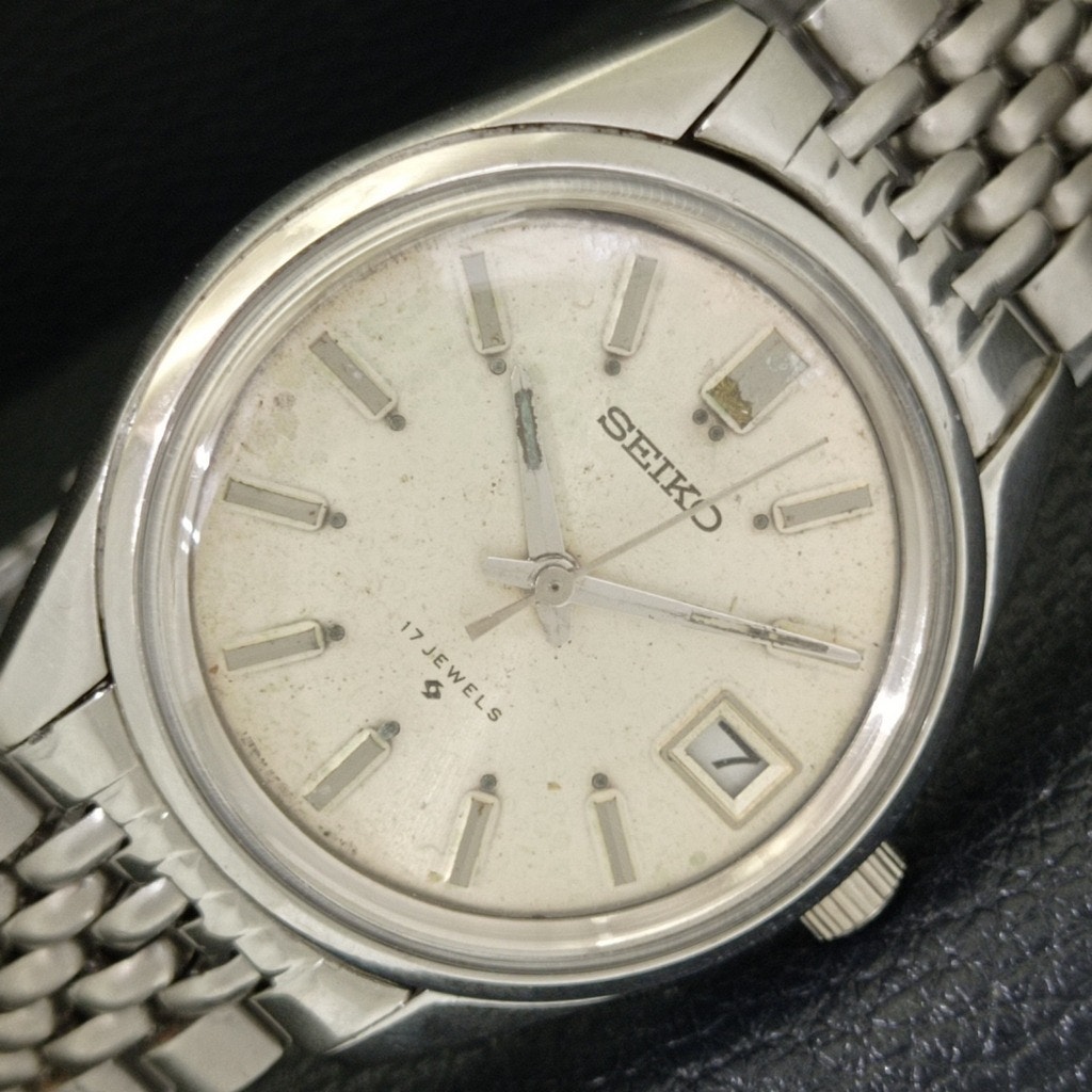 Vintage 1981 Seiko Manual Mens Silver Watch WDaydate  Patina Accents